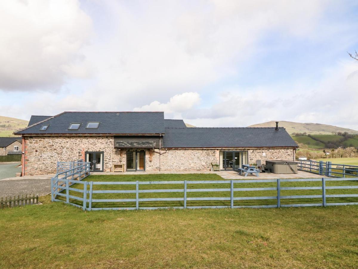 Villa Y Beudy The Dairy Oswestry Exterior foto